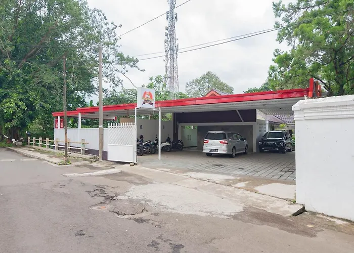 Reddoorz Plus @ Pakuan Residence Tajur Bogor