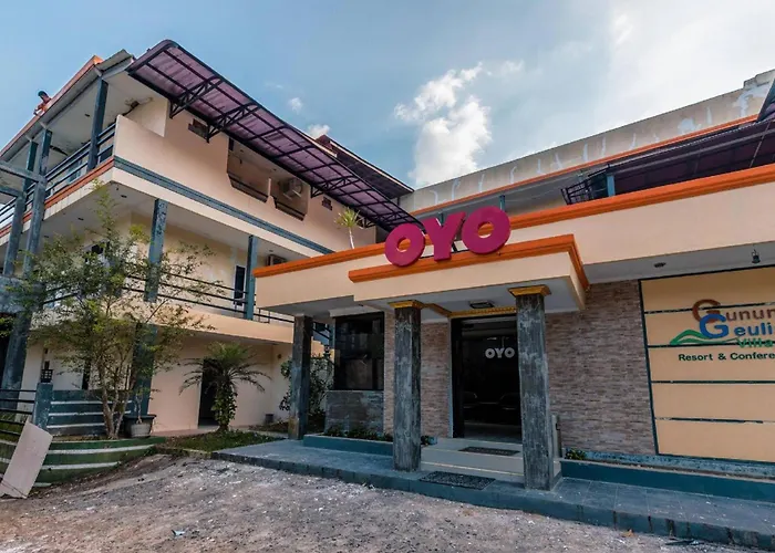 Hotel O Bogor Puncak Near Padang Golf Bukit Pelangi Formerly Gunung Geulis Village